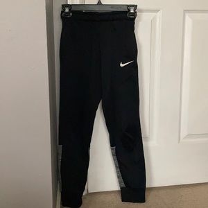 black nike joggers